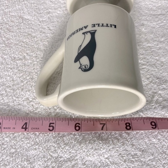 Vintage Little America Cream Ceramic Pedestal Mug W Penguin - Picture 8 of 9
